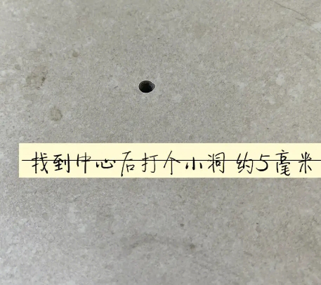 和平瓷砖空鼓维修公司专业解答在瓷砖铺贴过程中，如果砂料搅拌不均匀，将会带来以下问题